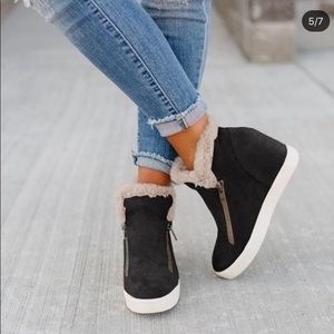 Brand new shoes. FIRM on price